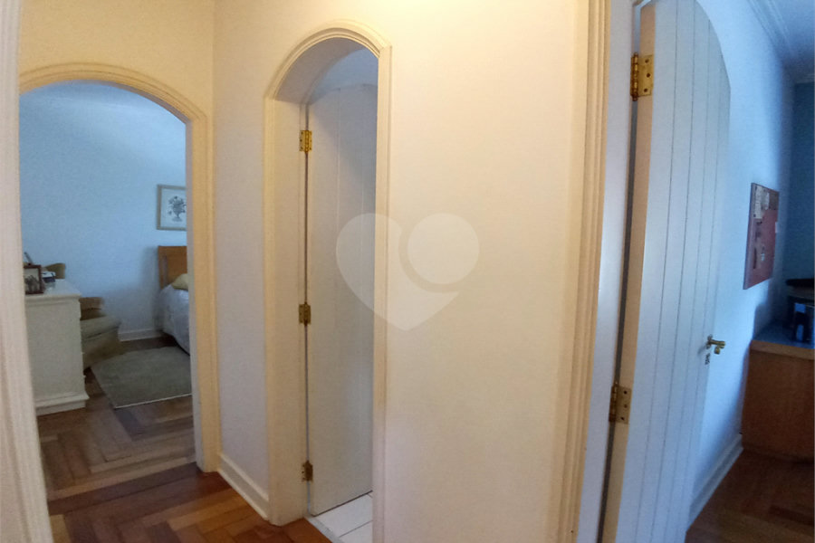 Sobrado à venda com 5 quartos, sendo 3 suítes,  em Jardim São Bento, São Paulo, SP