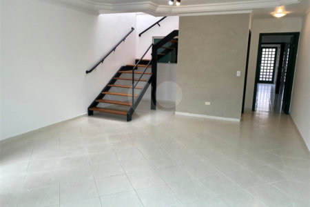 Sobrado à venda com 3 quartos, sendo 1 suíte, em Vila Lageado, São Paulo, SP