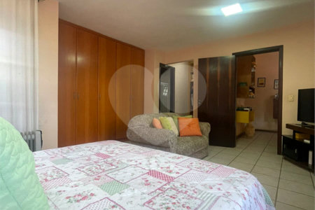 Casa à venda com 3 quartos, sendo 2 suítes,  em Vila Oliveira, Mogi das Cruzes, SP