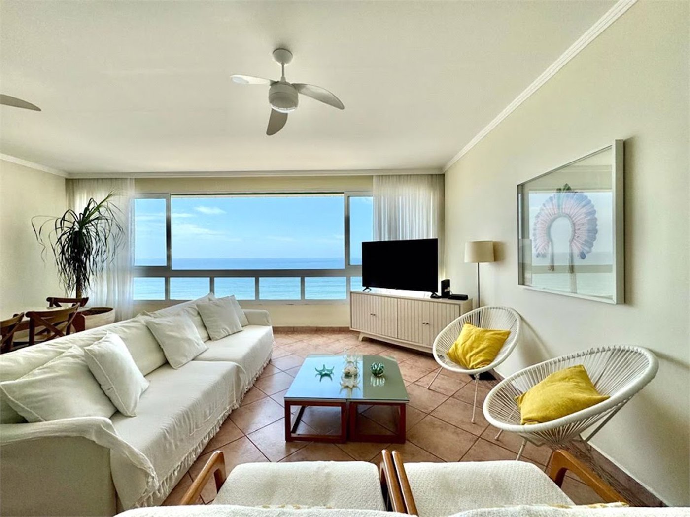 Apartamento Residencial à venda, Pitangueiras, Guarujá - AP0768.