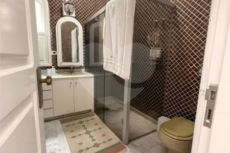 Casa Térrea à venda com 4 suítes em Anchieta, São Bernardo do Campo, SP
