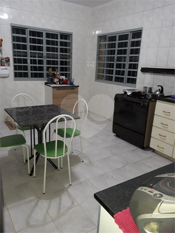 Chácara à venda com 4 quartos, sendo 1 suíte,  em Chácaras Polozzi, Louveira, SP