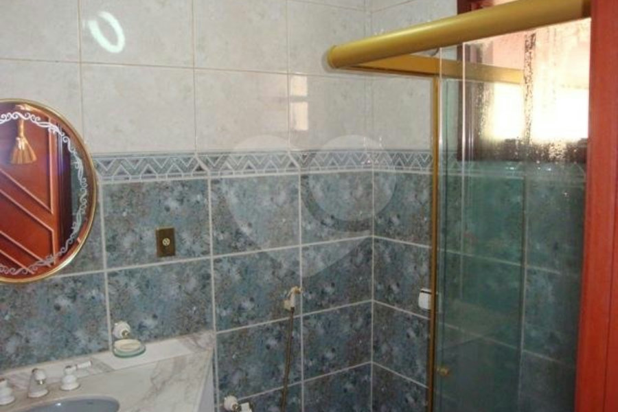 Sobrado à venda com 4 quartos, sendo 3 suítes,  em Horto Florestal, São Paulo, SP