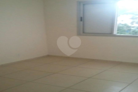 Apartamento à venda com 3 quartos, sendo 1 suíte,  em Jardim Luísa, São Paulo, SP