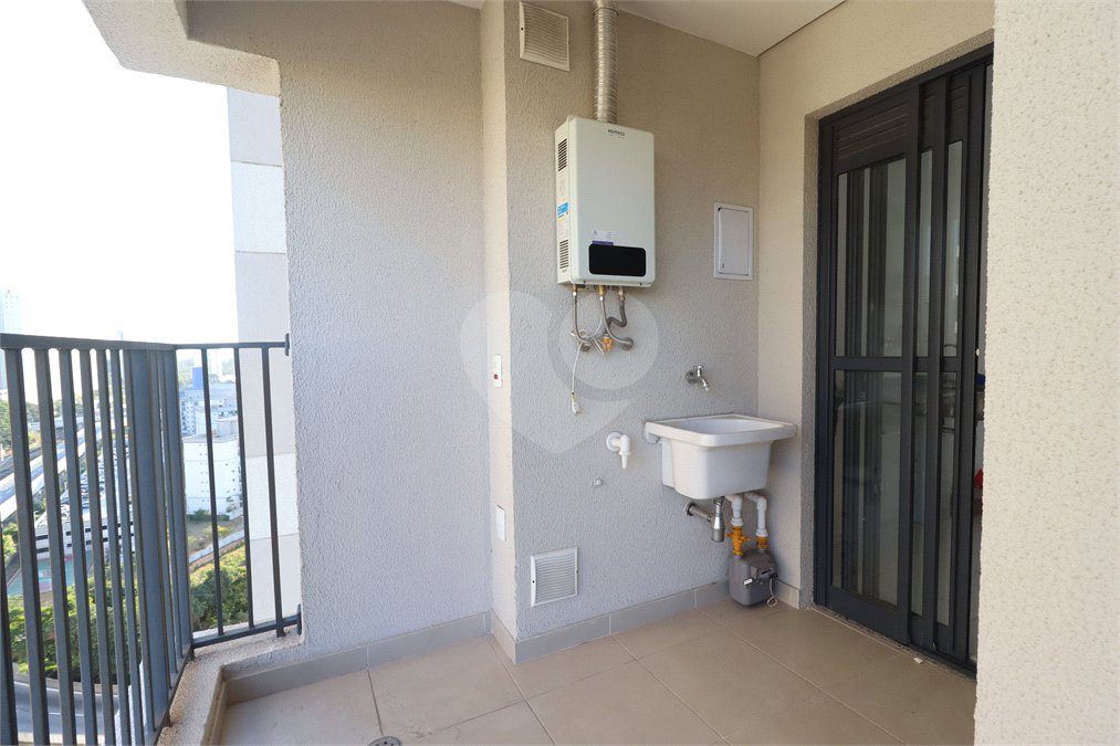 Apartamento à venda com 3 quartos, sendo 1 suíte, em Vila Anastácio, São Paulo, SP