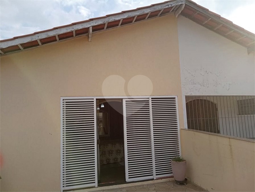 Casa à venda com 3 quartos, sendo 2 suítes, em Vila Flávio, Mogi das Cruzes, SP