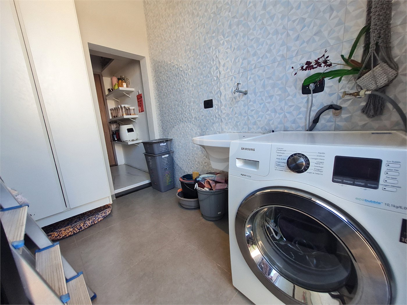 Casa à venda com 3 quartos, sendo 2 suítes, no condomínio Horizontes de Sorocaba, Sorocaba - SP