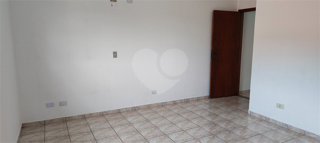Sobrado à venda com 3 quartos, sendo 1 suíte, em Ressaca, Atibaia, SP