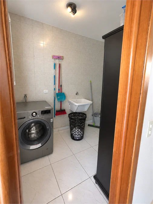 Casa à venda com 3 quartos, sendo 1 suíte, no condomínio Vilagio Viccino, São Paulo - SP