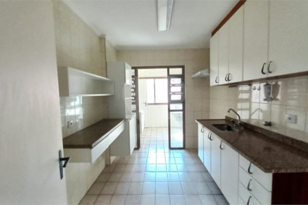 Apartamento à venda com 3 quartos, sendo 1 suíte,  em Vila Indiana, São Paulo, SP