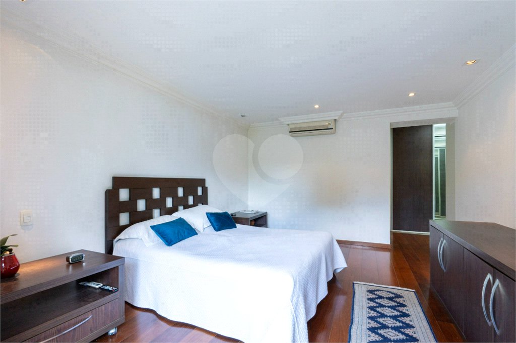 Apartamento à venda com 3 suítes em Vila Suzana, São Paulo, SP