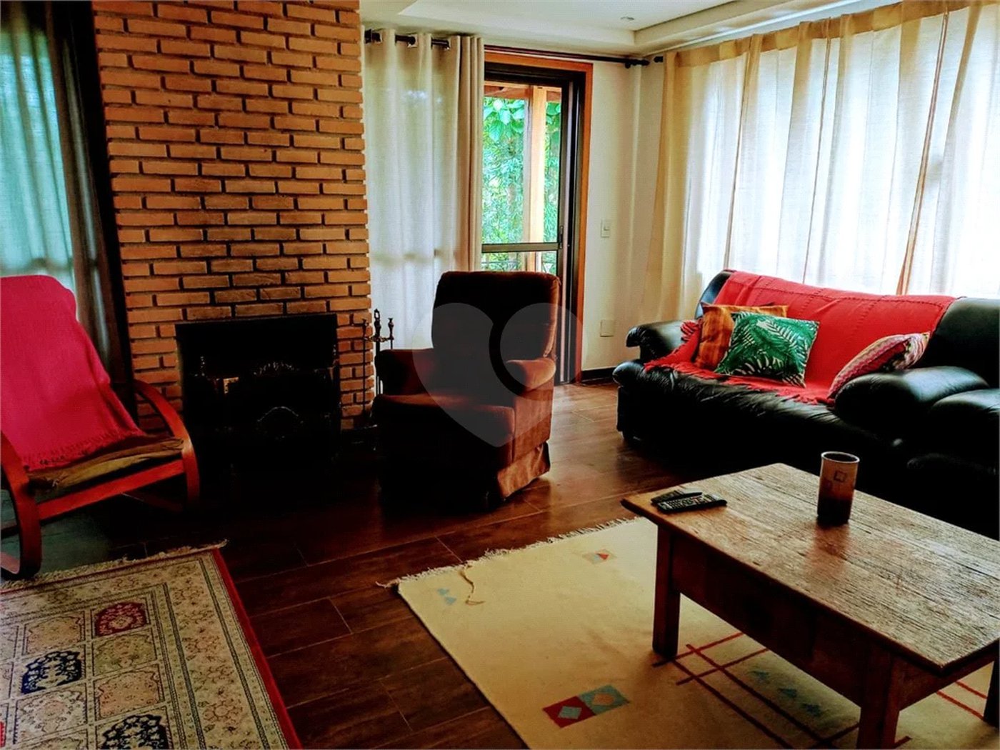 Casa à venda ou para alugar com 5 quartos, sendo 4 suítes, no condomínio Associação Reserva das Hortênsias, Mairiporã - SP
