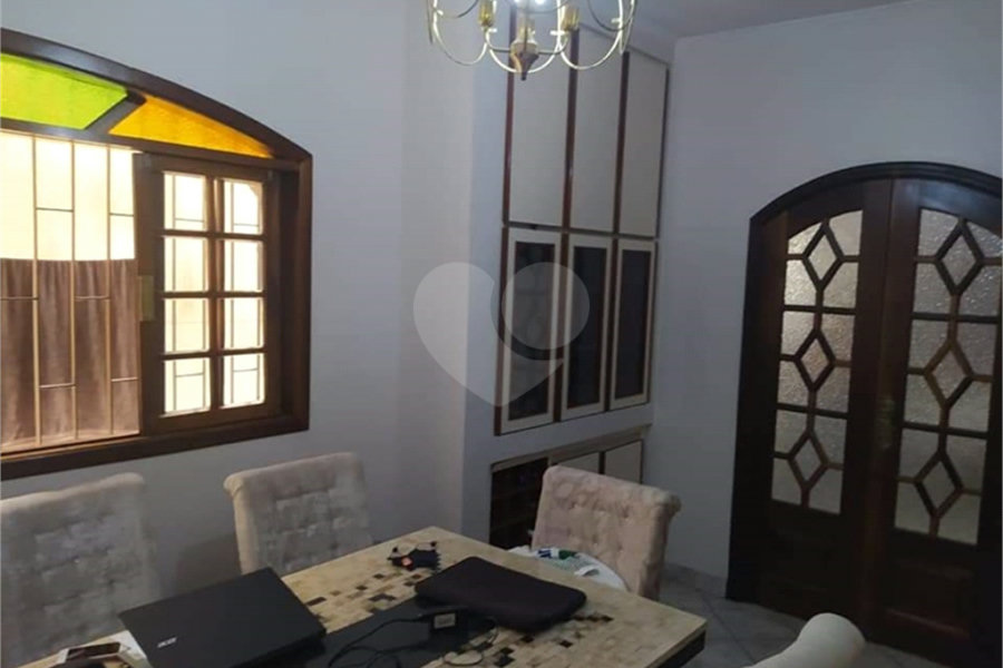 Casa à venda com 4 quartos, sendo 1 suíte, em Jardim Santa Cecília, Guarulhos, SP