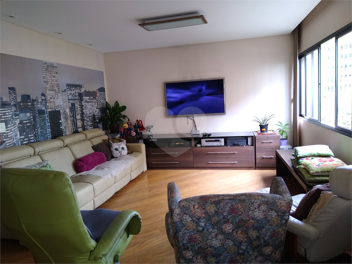 Apartamento à venda com 3 quartos, sendo 1 suíte,  em Bela Vista, São Paulo, SP