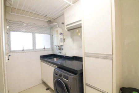 Apartamento à venda com 3 suítes em Jardim Dom Bosco, São Paulo, SP