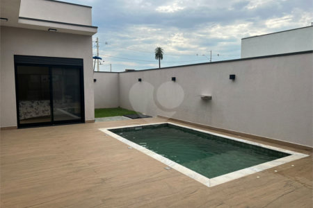 Casa à venda com 3 quartos, sendo 1 suíte, no condomínio Residencial Evidências, Indaiatuba - SP