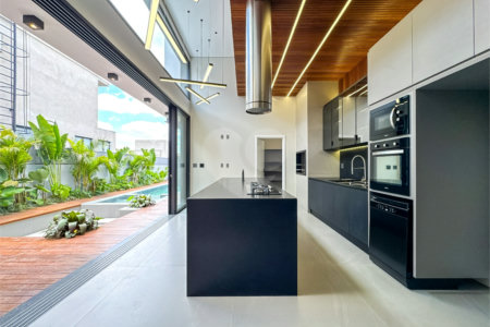 Casa à venda com 3 suítes no condomínio Villa dos Pinheiros, Indaiatuba - SP