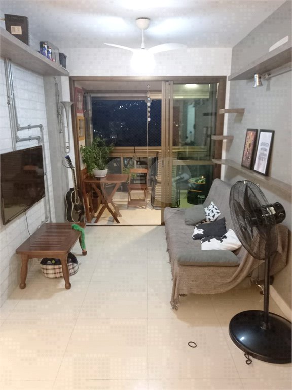Apartamento à venda com 3 quartos, sendo 1 suíte, em Rio Comprido, Rio de Janeiro, RJ