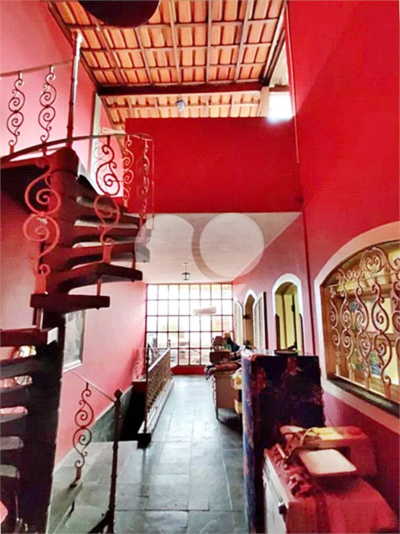Casa à venda com 4 quartos, sendo 1 suíte, no condomínio Chacarás Bela Vista, Mairiporã - SP