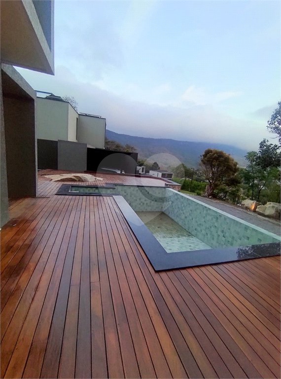 Casa à venda com 3 suítes no condomínio La Reserva Residencial, Atibaia - SP
