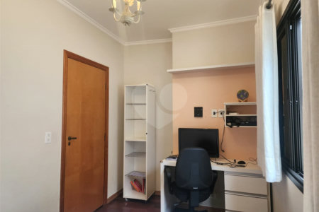 Sobrado à venda com 3 quartos, sendo 1 suíte, em Vila Paulicéia, São Paulo, SP