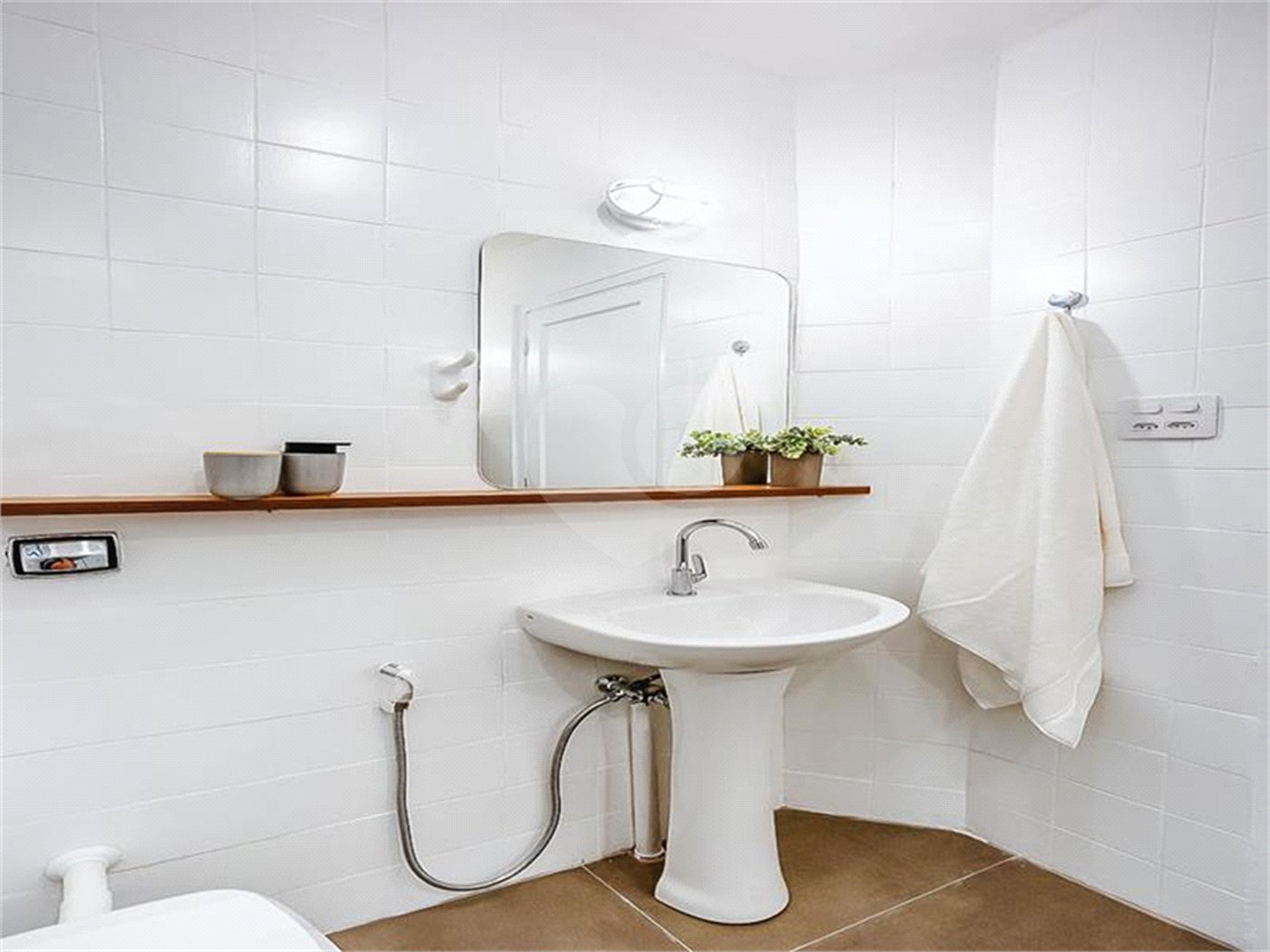 Apartamento à venda com 3 quartos, sendo 1 suíte, em Itaim Bibi, São Paulo, SP