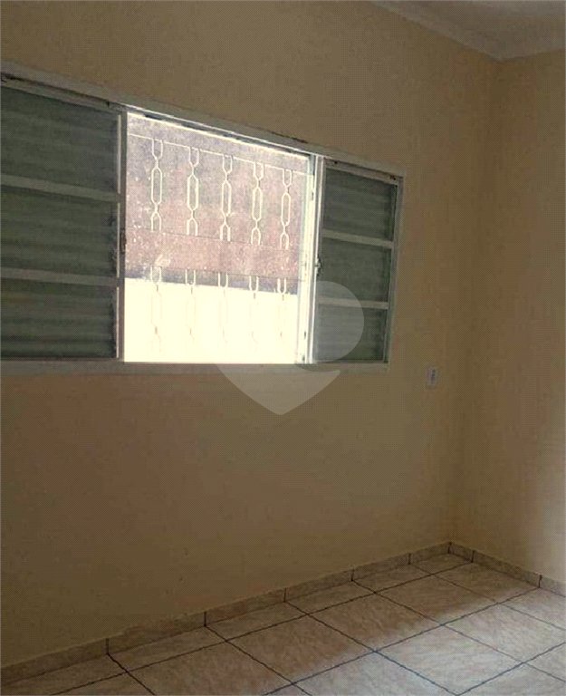 Casa térrea no Cidade Aracy .