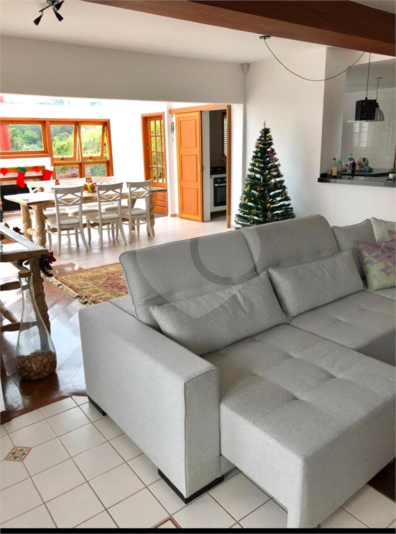 Casa à venda com 3 suítes no condomínio Vila Austríaca, Campos do Jordão - SP