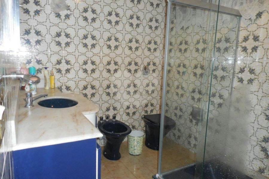Casa à venda com 3 quartos, sendo 1 suíte, em Piraporinha, Diadema, SP