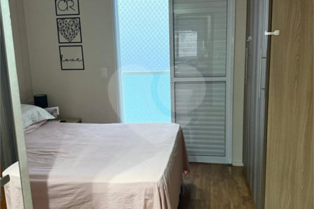 Casa à venda com 3 quartos, sendo 1 suíte, no condomínio Praça Leão, São Paulo - SP