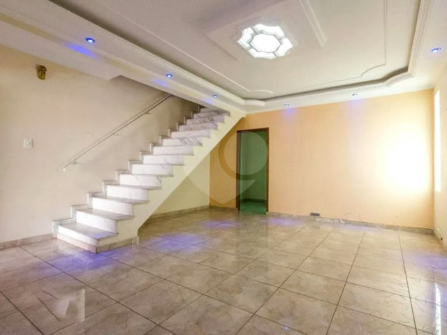 Sobrado à venda com 3 quartos em Vila Carrão, São Paulo, SP