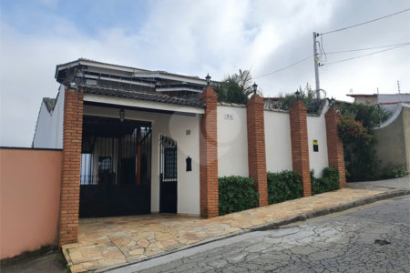Casa à venda com 4 quartos, sendo 2 suítes,  em Mogi Moderno, Mogi das Cruzes, SP