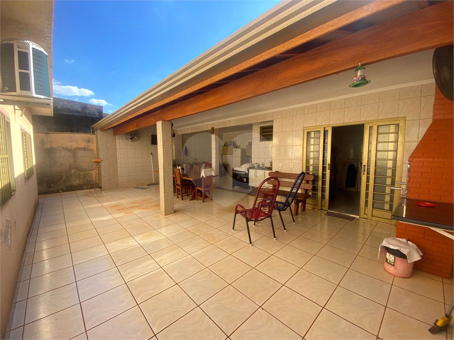 Casa à venda com 4 quartos, sendo 1 suíte, em Campos Elíseos, Ribeirão Preto, SP