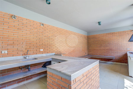 Casa à venda com 5 quartos, sendo 3 suítes, em Alto da Boa Vista, São Paulo, SP