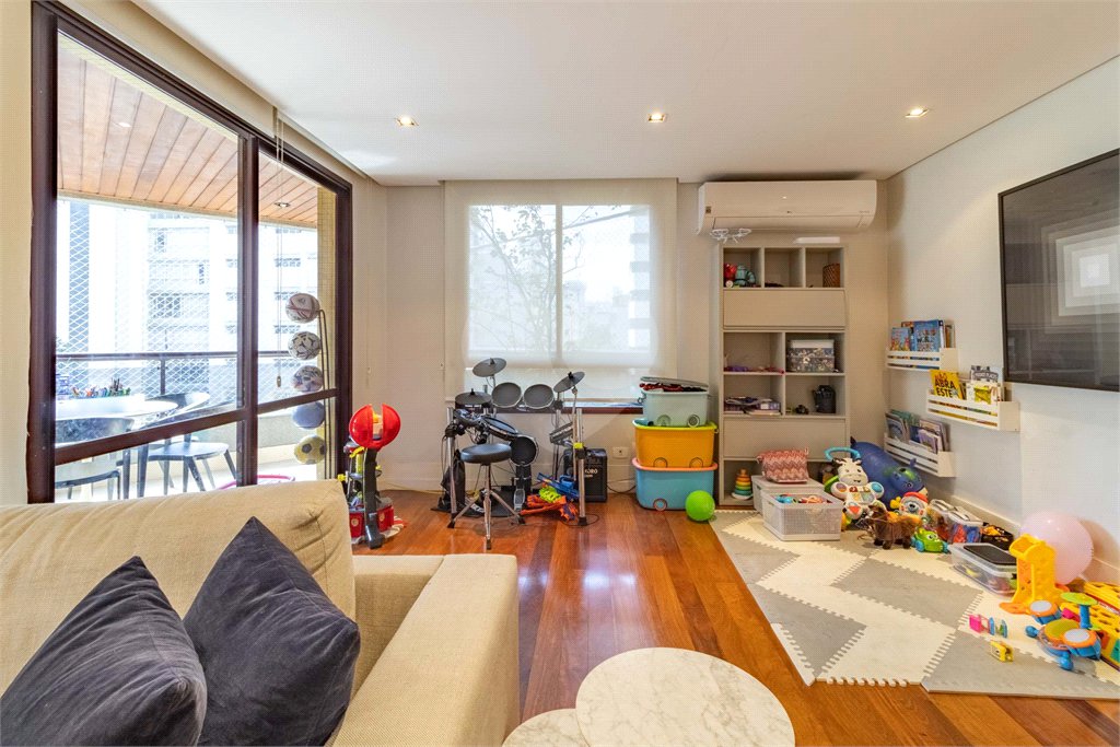 Apartamento à venda com 4 quartos, sendo 3 suítes, em Santa Cecília, São Paulo, SP