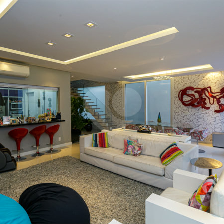Casa à venda com 3 suítes no condomínio Modigliani, São Paulo - SP