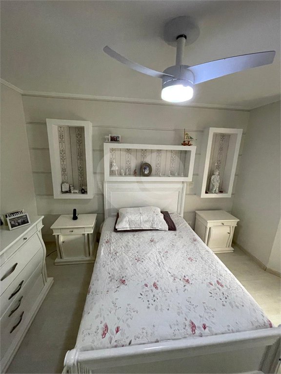 Casa à venda com 3 quartos, sendo 1 suíte, no condomínio Residencial Villagio Vitória, Guarulhos - SP
