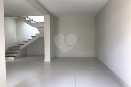 Sobrado à venda com 3 quartos, sendo 1 suíte,  em Jardim Chapadão, Campinas, SP