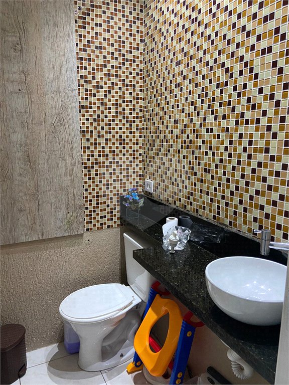 Casa à venda com 3 quartos, sendo 2 suítes, em Jardim Medina, Poá, SP