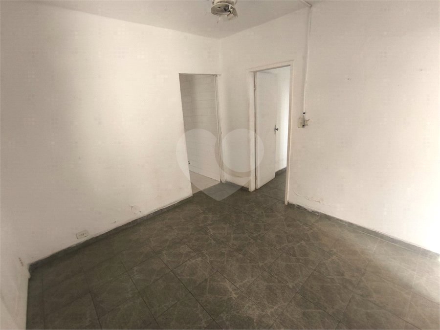Casa à venda ou para alugar com 5 quartos, sendo 1 suíte,  em Parque Independência, São Paulo, SP