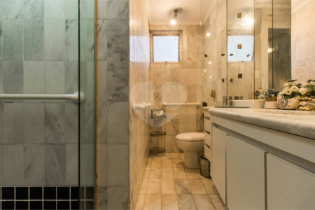 Apartamento à venda com 3 quartos, sendo 1 suíte, em Santo Amaro, São Paulo, SP