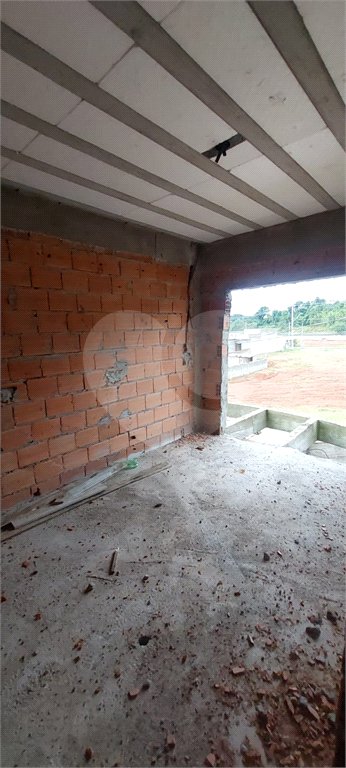 Terreno à venda com 3 quartos, sendo 1 suíte, no condomínio Lago dos Pássaros, Cotia - SP
