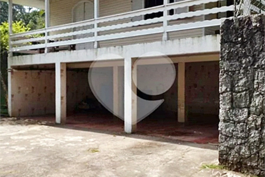 Casa à venda com 4 quartos, sendo 1 suíte,  no condomínio Parque Imperial da Cantareira, Mairiporã - SP