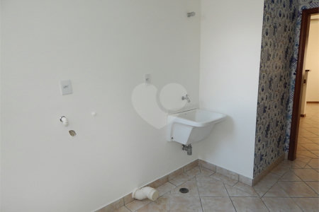 Casa à venda com 3 quartos, sendo 1 suíte, no condomínio Alpes de Vinhedo, Vinhedo - SP