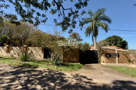 Chácara à venda com 5 quartos, sendo 4 suítes, no condomínio Estância dos Lagos, Atibaia - SP