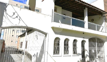 Casa Térrea à venda com 4 quartos em Vila Mazzei, São Paulo, SP