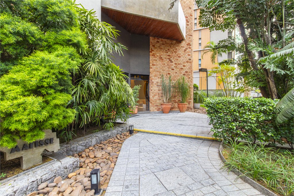 Apartamento à venda com 4 quartos, sendo 2 suítes, em Indianópolis, São Paulo, SP