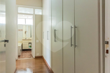 Apartamento à venda com 3 quartos, sendo 1 suíte,  em Santa Cecília, São Paulo, SP