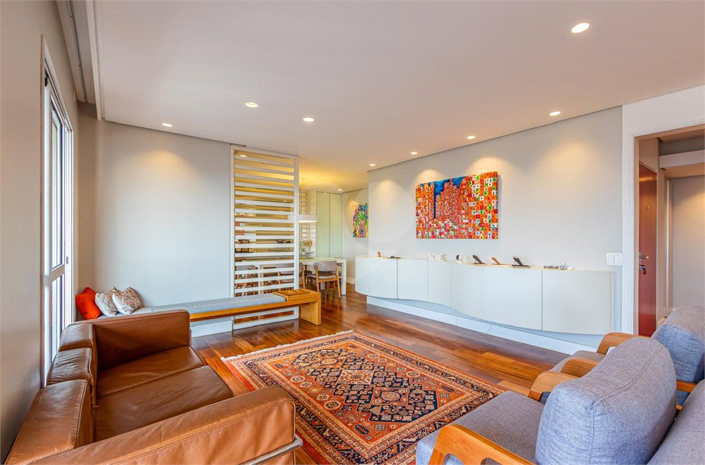Apartamento à venda com 4 quartos, sendo 3 suítes,  em Real Parque, São Paulo, SP