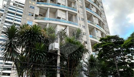 Duplex à venda com 2 quartos em Moema, São Paulo, SP